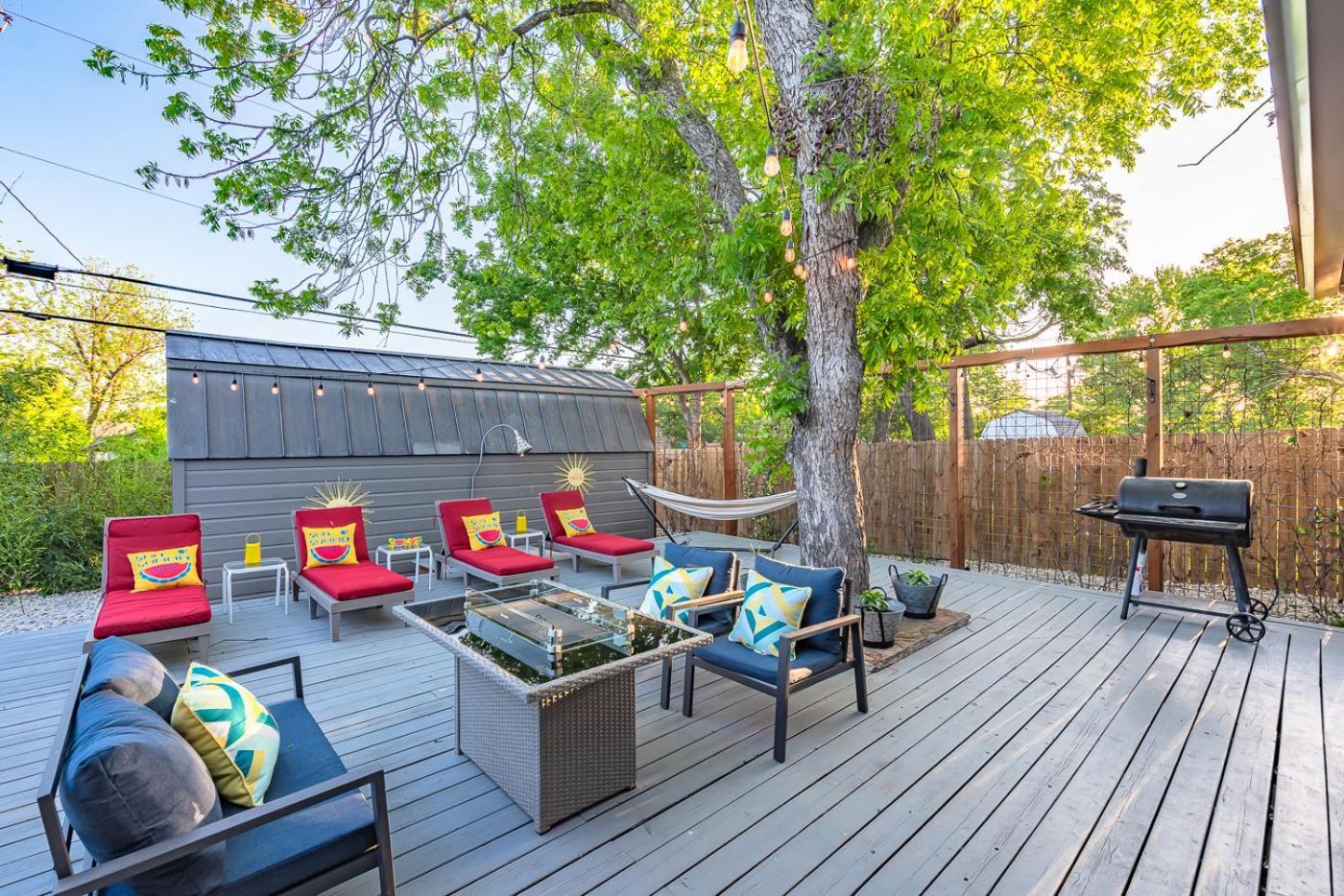 Serene Pool & Firepit In Stunning Home By Airport San Antonio Eksteriør bilde