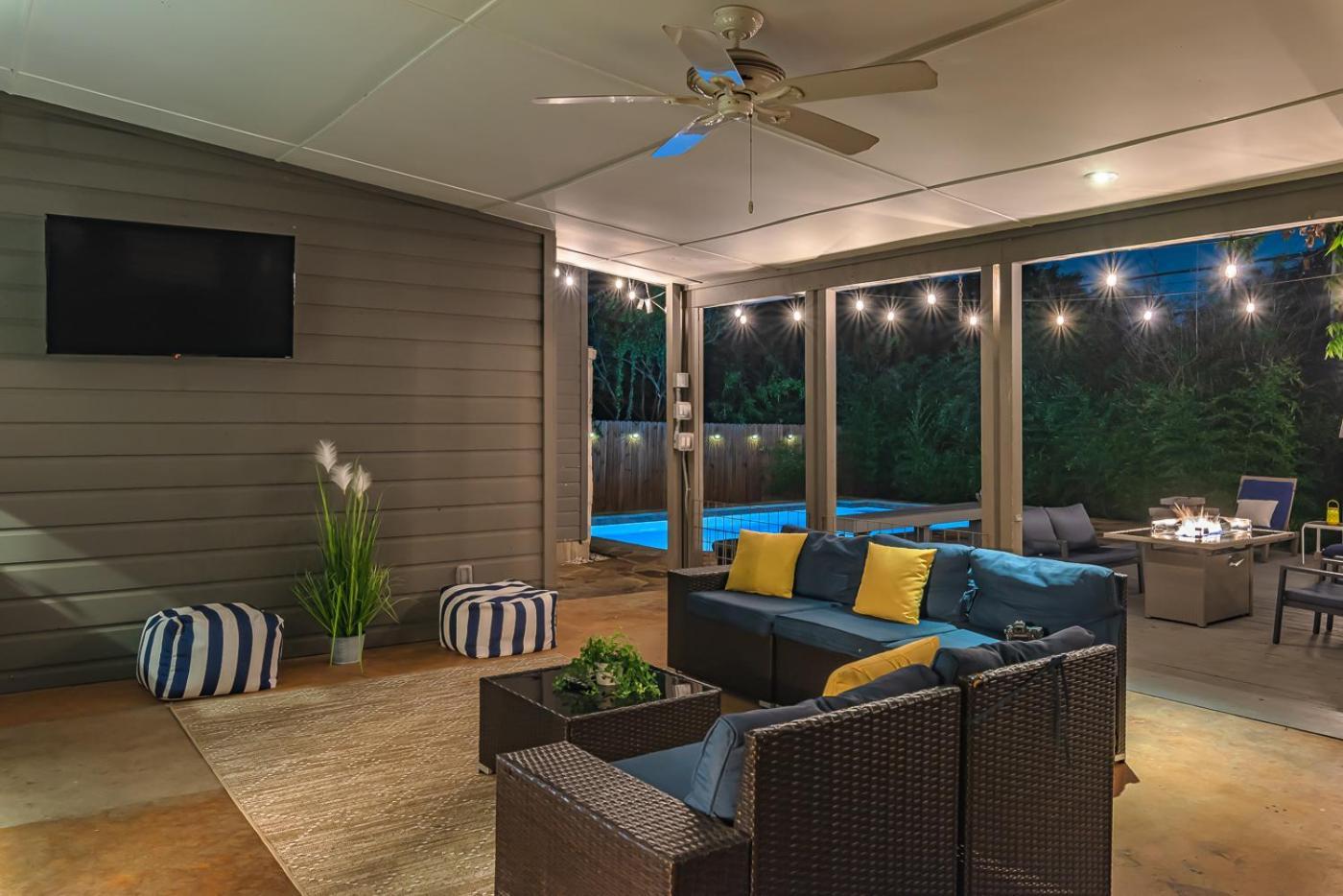 Serene Pool & Firepit In Stunning Home By Airport San Antonio Eksteriør bilde