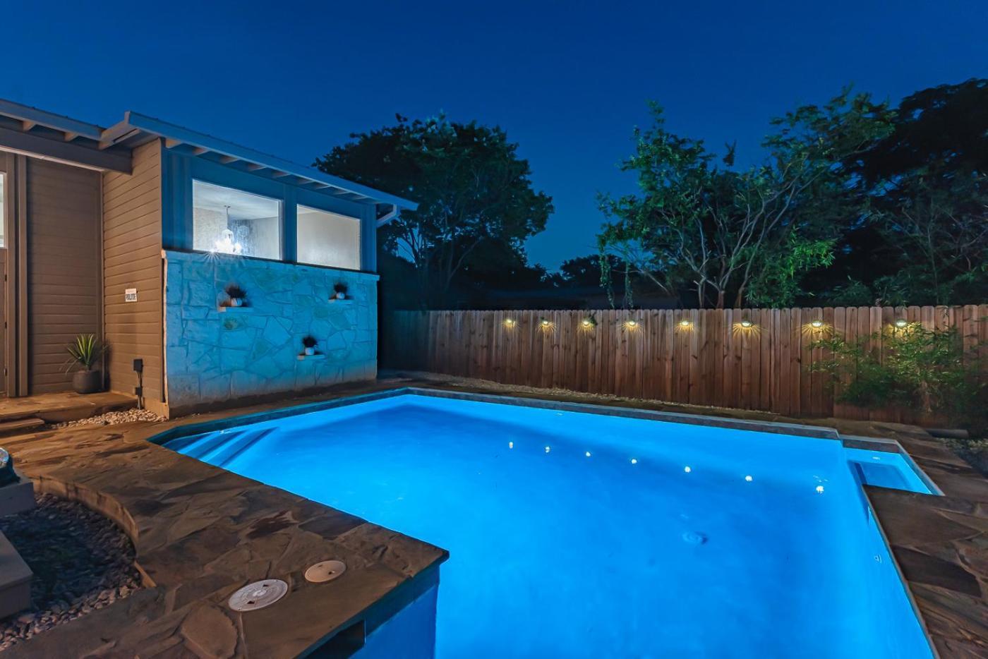 Serene Pool & Firepit In Stunning Home By Airport San Antonio Eksteriør bilde