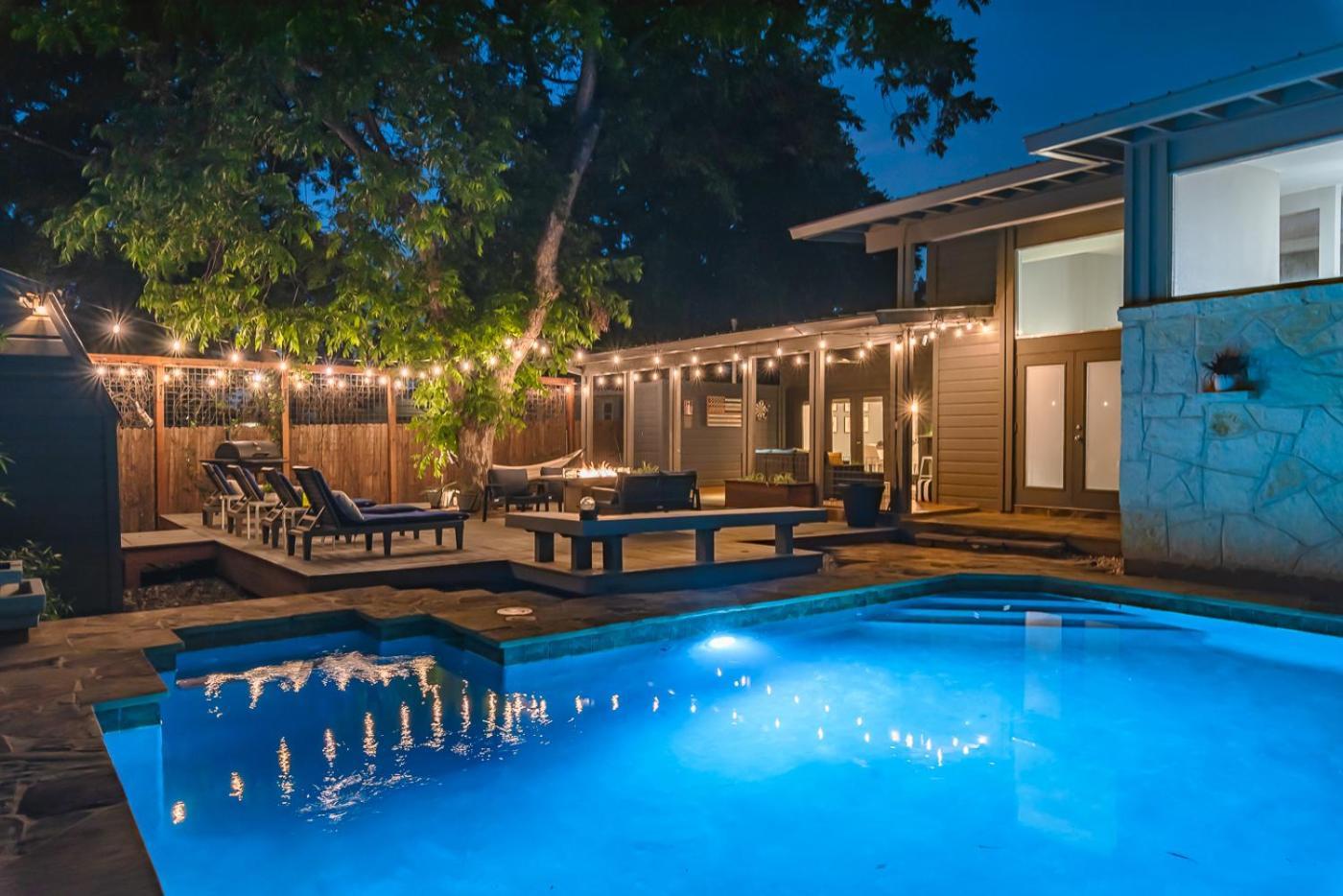 Serene Pool & Firepit In Stunning Home By Airport San Antonio Eksteriør bilde